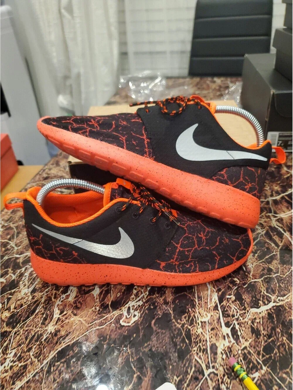 Nike Roshe Run Youth Size 7Y Shoes One Print Lava Black Crimson 807597 004